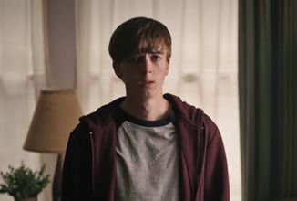 Herec ze seriálu Riverdale se přiznal k vraždě vlastní matky a plánování atentátu na kanadského premiéra 