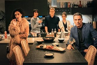 V komedii The Trouble With Jessica se manželé budou muset vypořádat s mrtvolou slavné spisovatelky