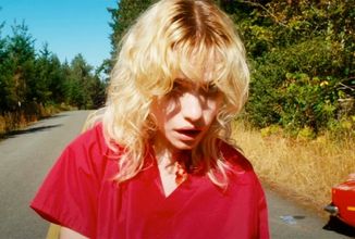 Strange Darling: Chválený thriller o řádění brutálního sériového vraha v první upoutávce