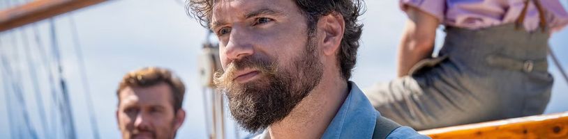 Henry Cavill vyráží bojovat s nacisty v prvním traileru na nový film Guye Ritchieho