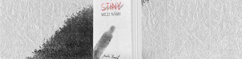 Psychicky poškozená Lilly bude muset v tajemném lese zachránit svou kamarádku v českém thrilleru Stíny mezi námi
