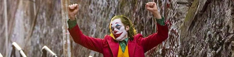 Joker 2 dostal oficiální název. Režisér se pochlubil fotkou scénáře 